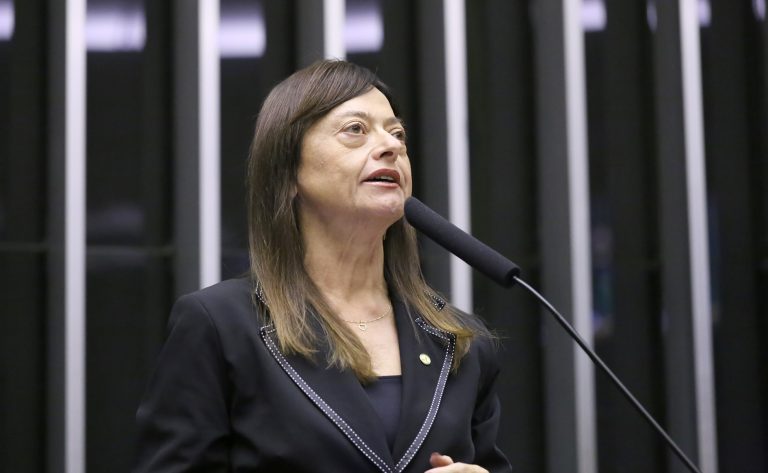 Comissão aprova projeto que prevê pelo menos 20% da propaganda do governo para mídia regional