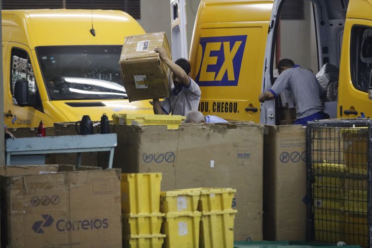 Correios negociam empréstimo de R$ 20 bilhões para equilibrar contas