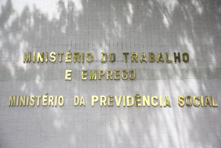 Prazo para divulgar relatório de transparência salarial acaba hoje