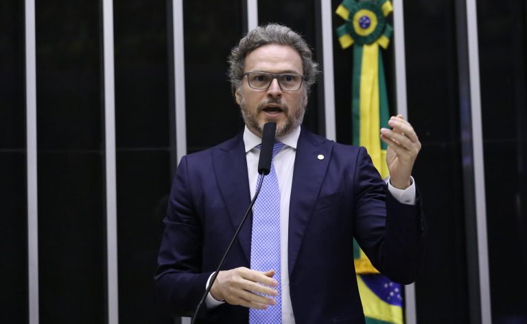 Câmara aprova proposta que define o crime de tráfico de animais silvestres; acompanhe