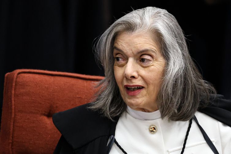 Cármen Lúcia ressalta gravidade da violência contra mulheres negras