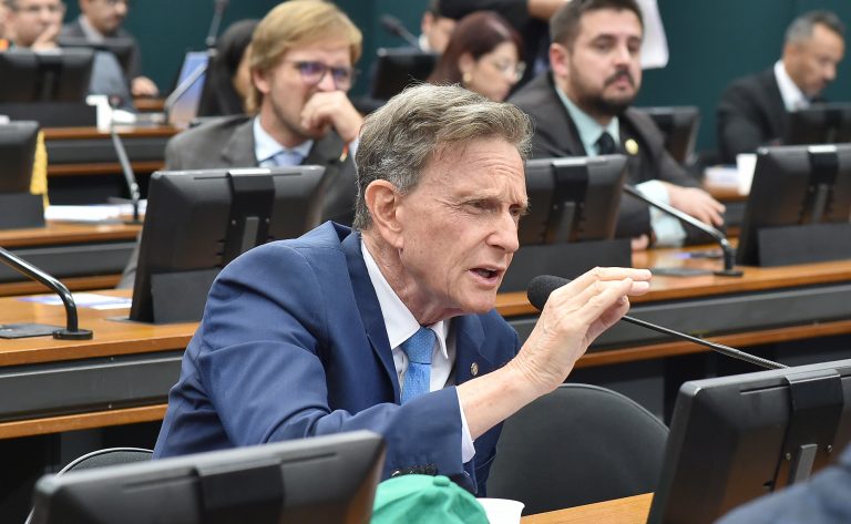 Comissão aprova regulamentação da profissão de mergulhador profissional