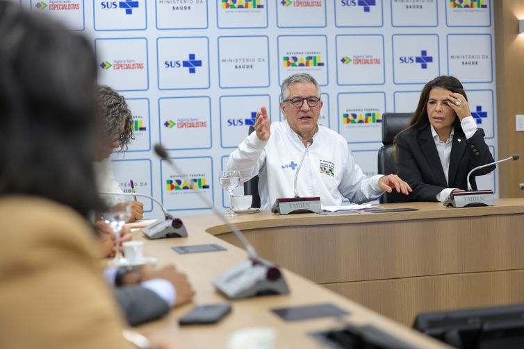 Saúde anuncia compra de 2,8 milhão de doses contra vírus sincicial 