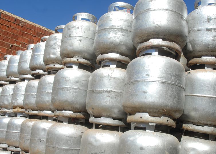 Beneficiários com NIS final 7 recebem Auxílio Gás nesta quinta