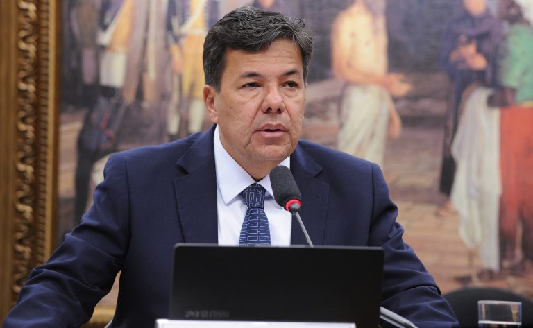 Comissão especial cancela votação do relatório sobre PEC da Segurança Pública