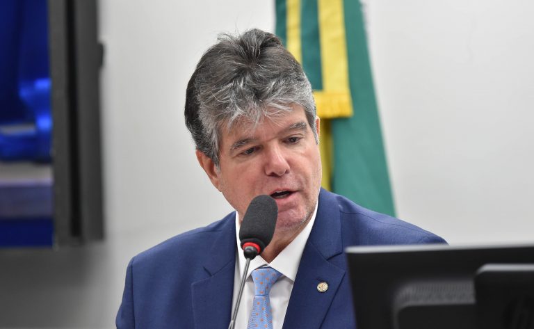 Comissão aprova projeto que destina recursos da loteria esportiva para Fundo Nacional para a Criança e o Adolescente