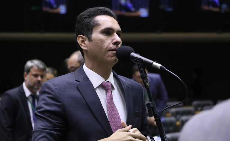 Comissão aprova tarifa social de energia para áreas comuns de prédios populares