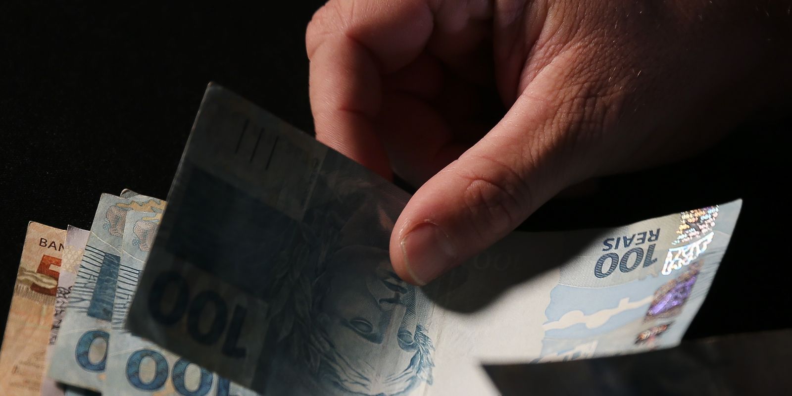 Lei do salário mínimo, que faz 90 anos, organizou relações de trabalho